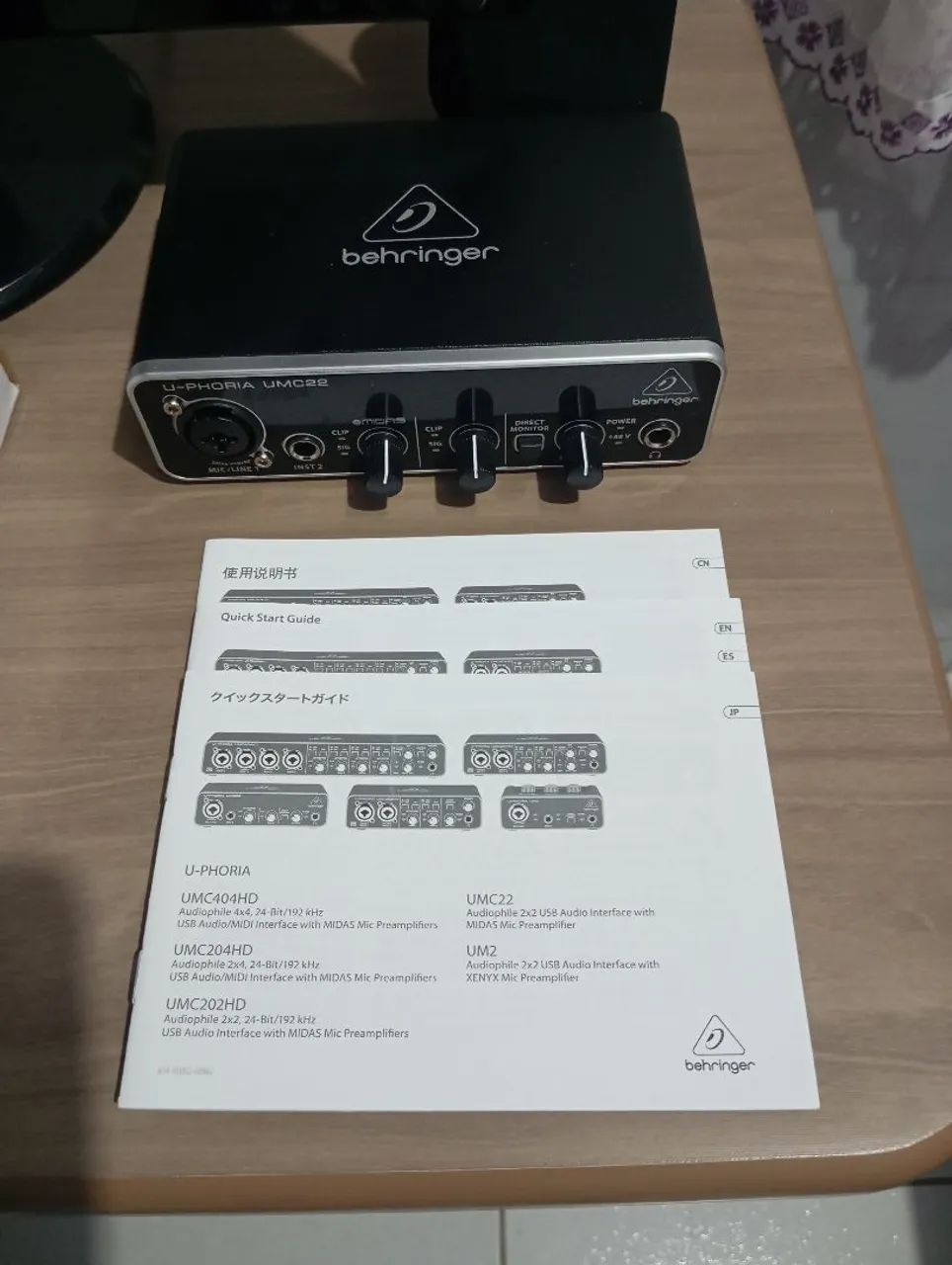 Interface de Áudio Behringer U-Phoria UMC22 Seminova