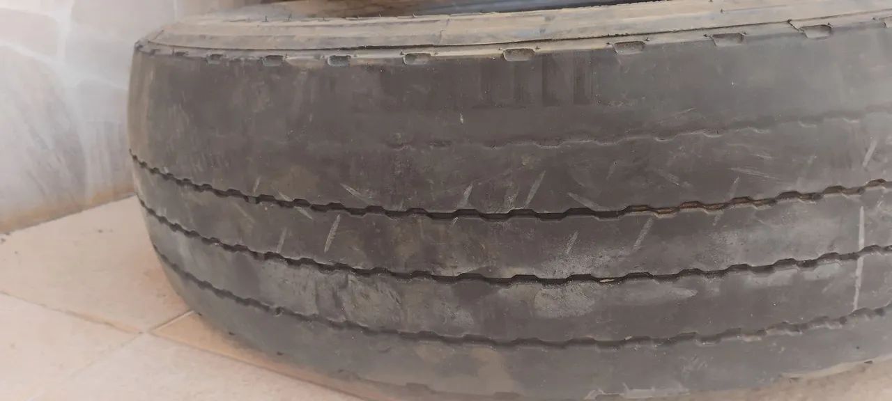 Pneu 215 75 r17.5 - Foto 5