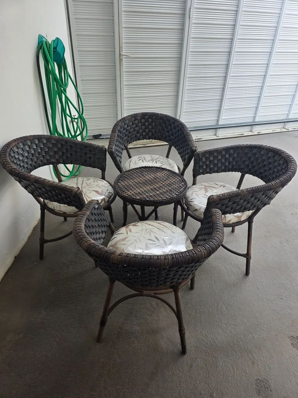 Conjunto mesa e cadeiras - Foto 2