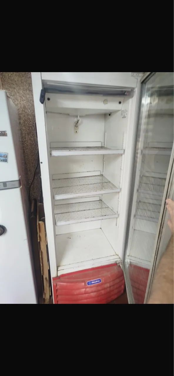 Geladeira de bar - 600L - 220v 