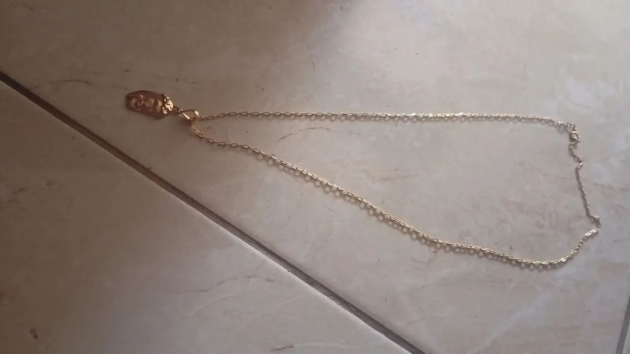 Vendo cordão da romanel 