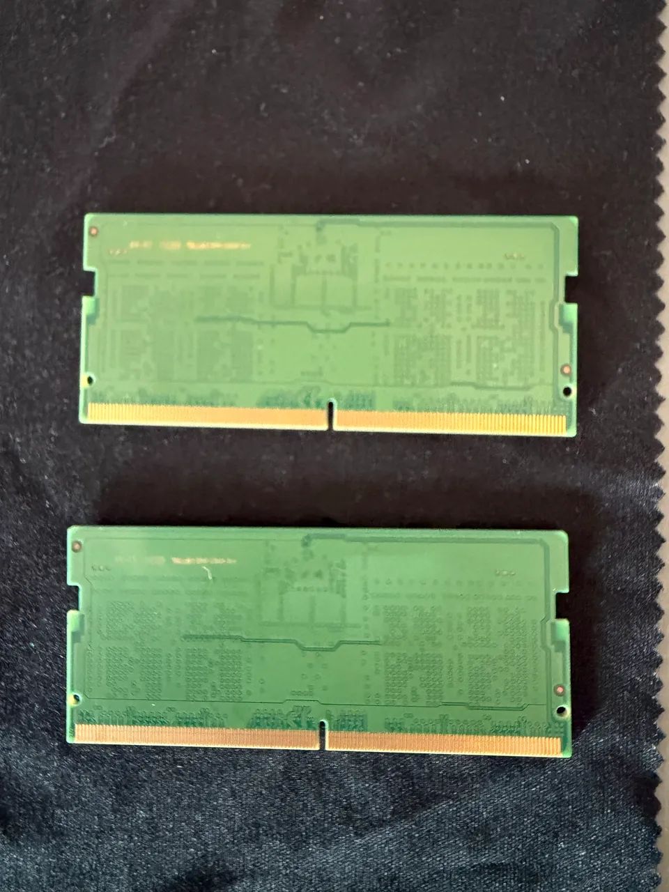 2 Memórias Samsung 8GB DDR5 4800MHz Notebook (16GB Total