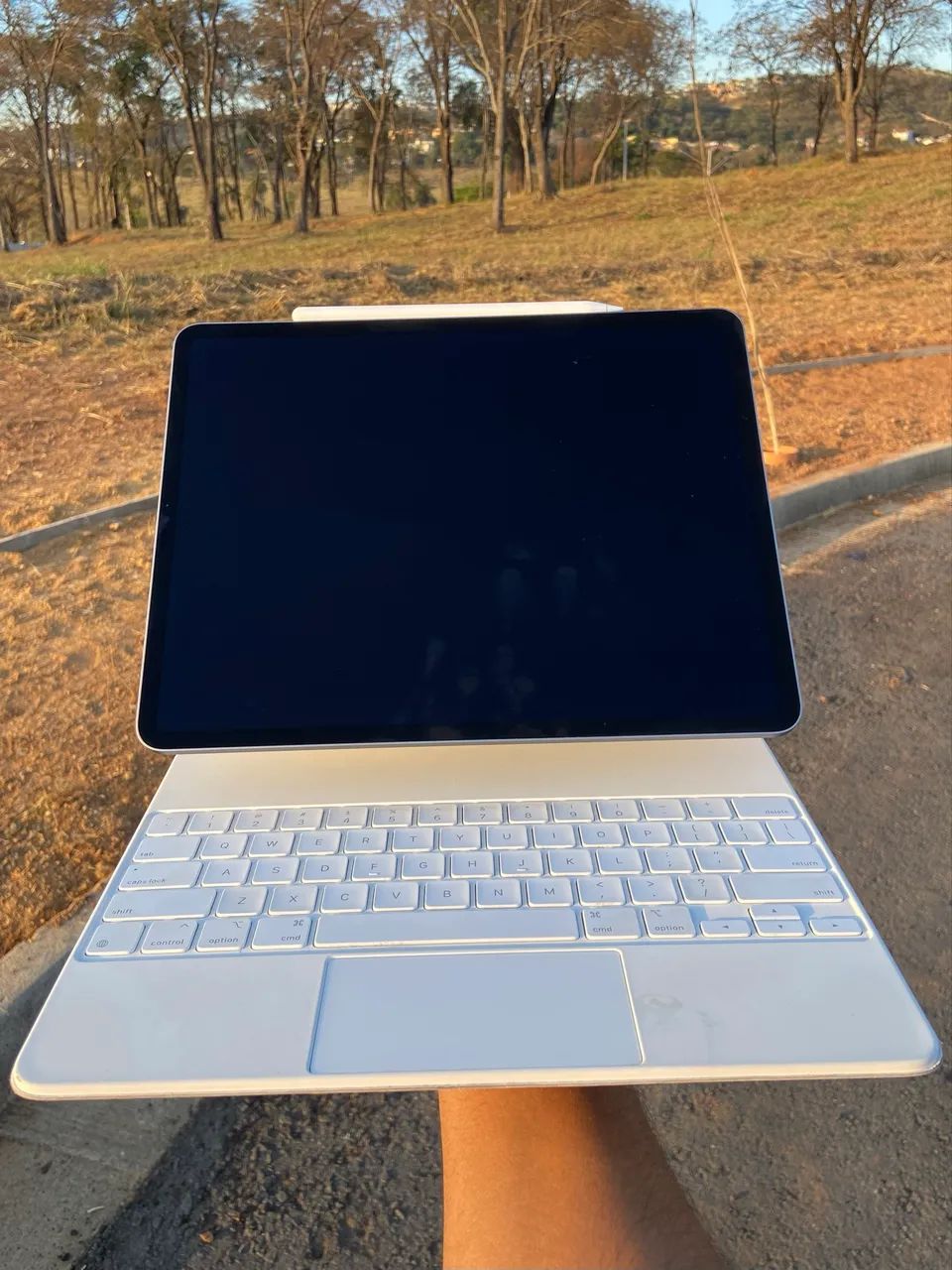 Kit iPad Pro M2 6 geração 128gb com Magic Keyboard e Apple Pencil 2 - Foto 3