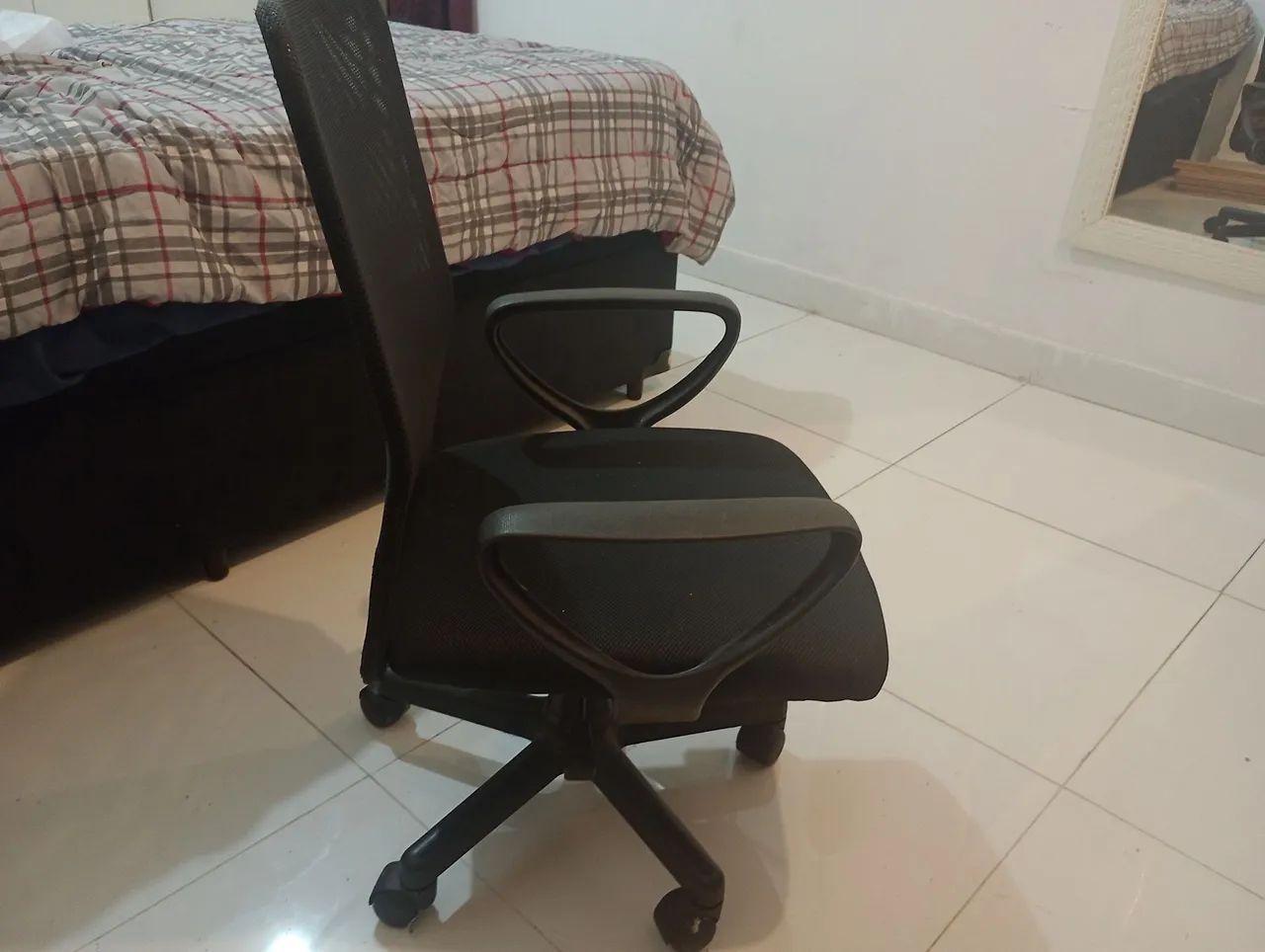 Cadeira de escritório ergonômica - Foto 2