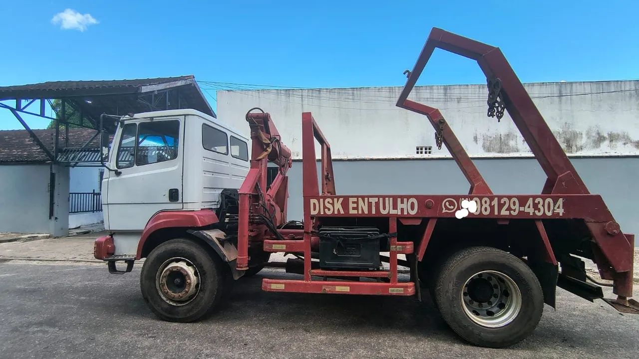 Caminhão poliguindaste  - Foto 2