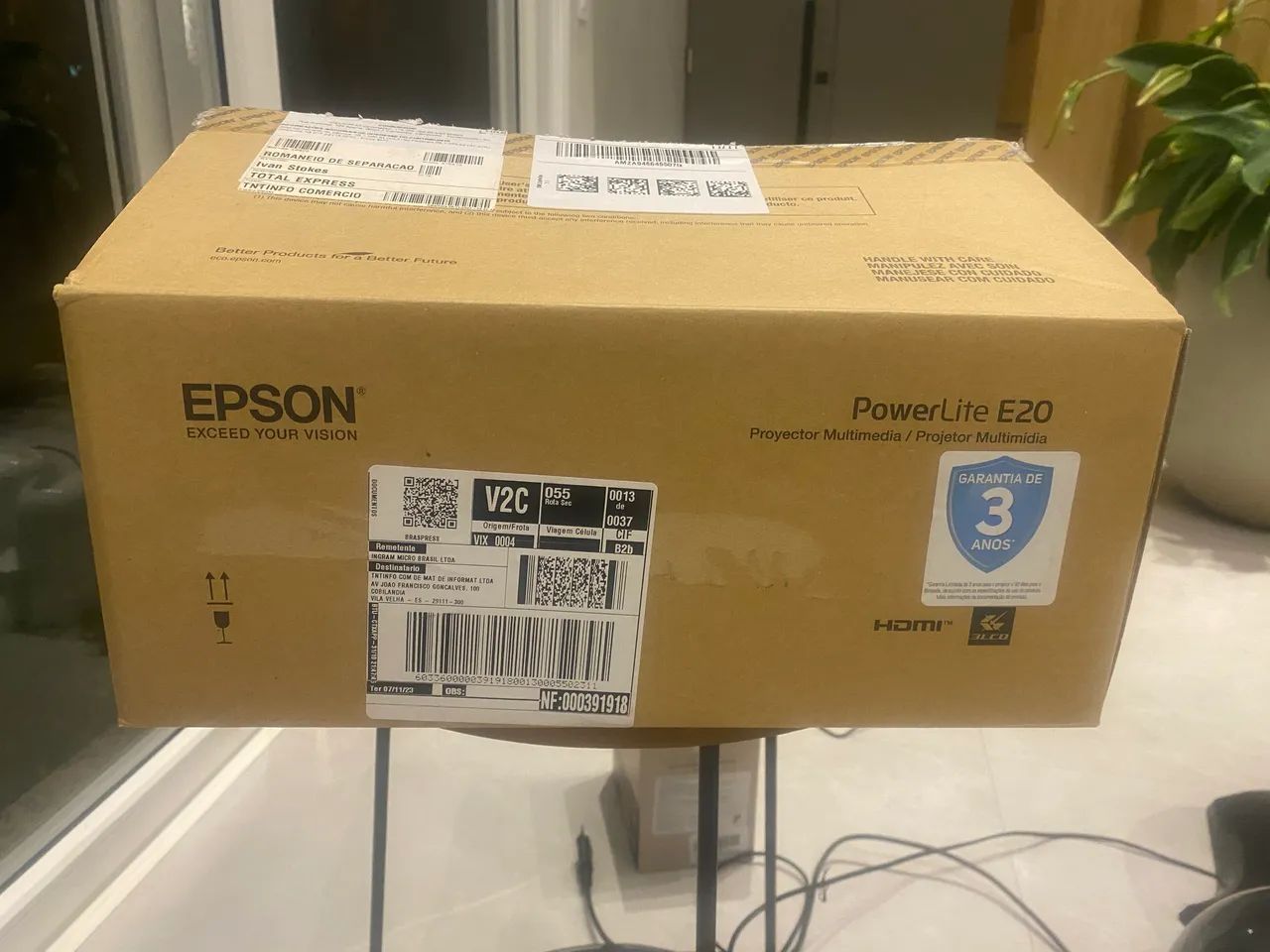 Retroprojetor EPSON NA CAIXA - 50% do preço de mercado  - Foto 3