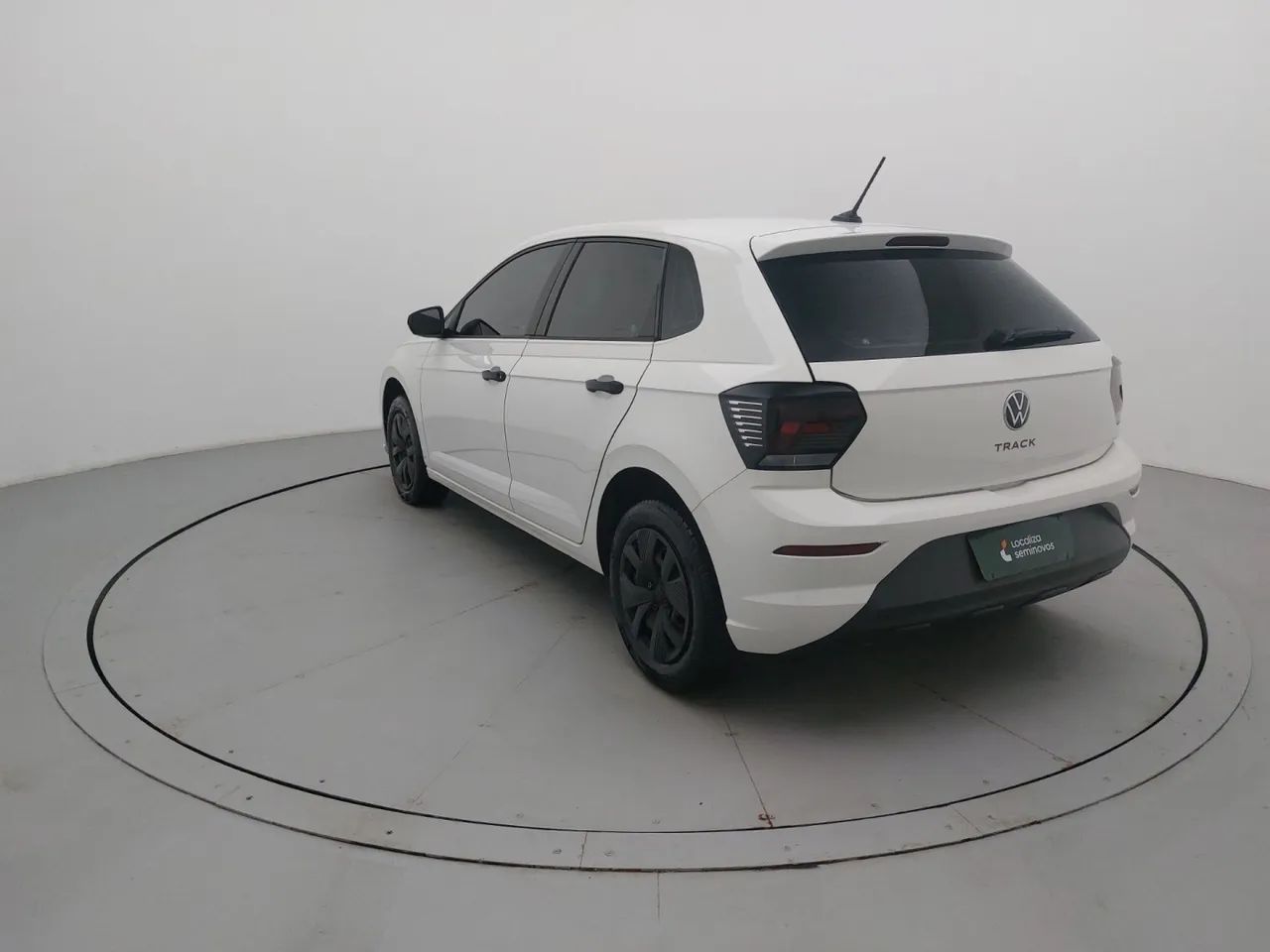 Volkswagen Polo Track 1.0 Flex 12V 5p, foto 3 de 18