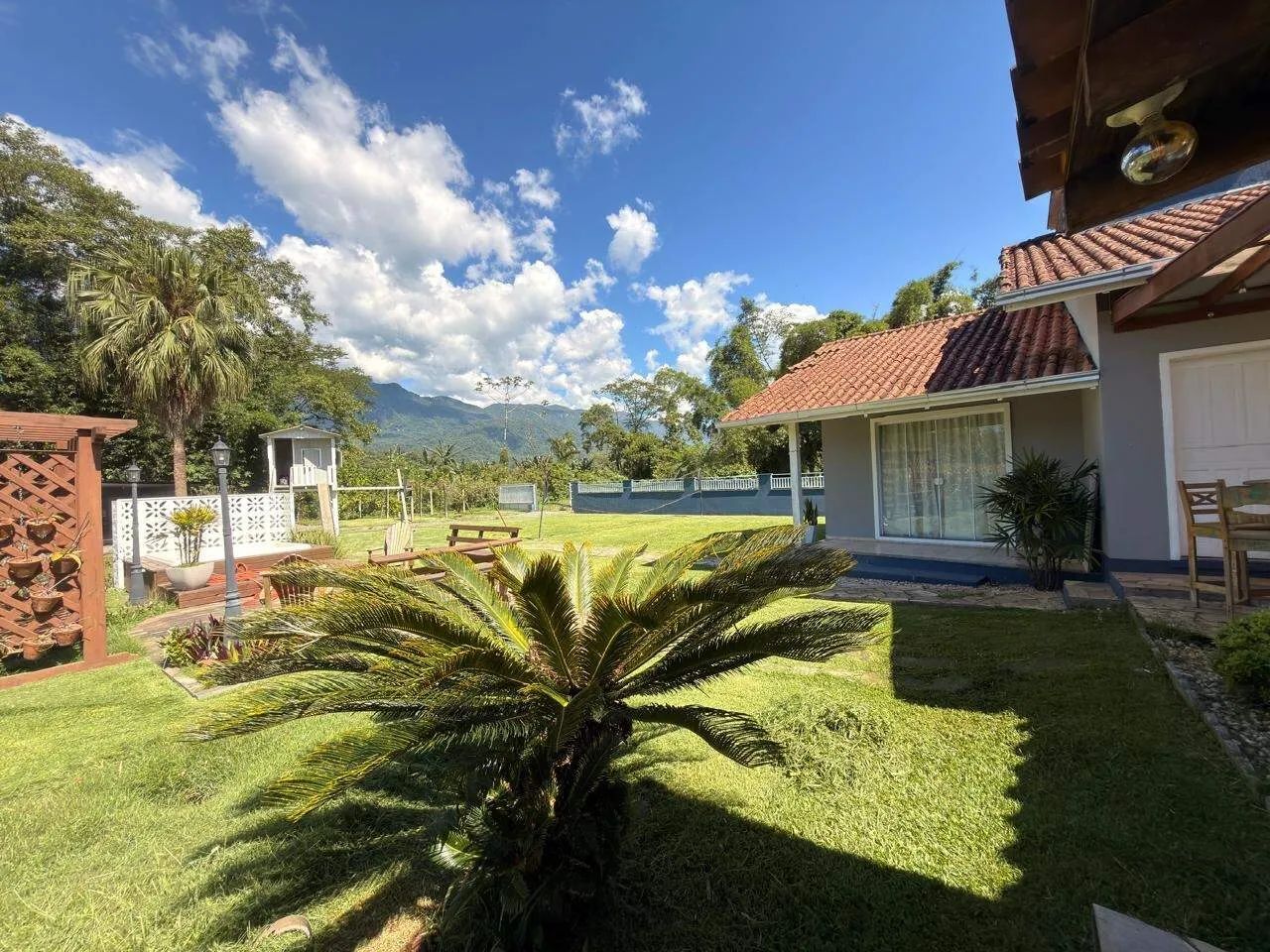 Casa com 04 quartos e área de festas, bairro bracinho, Schoereder - Foto 4