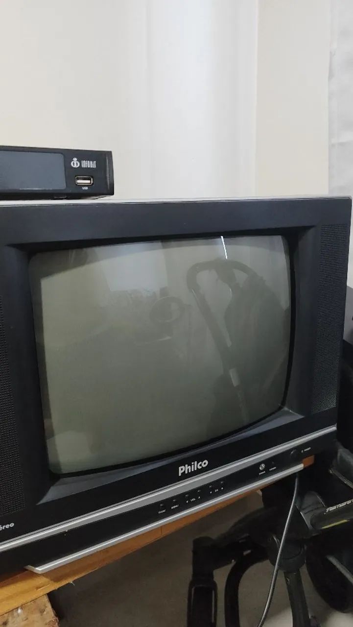 Tv 14 polegadas Philco com conversor digital
