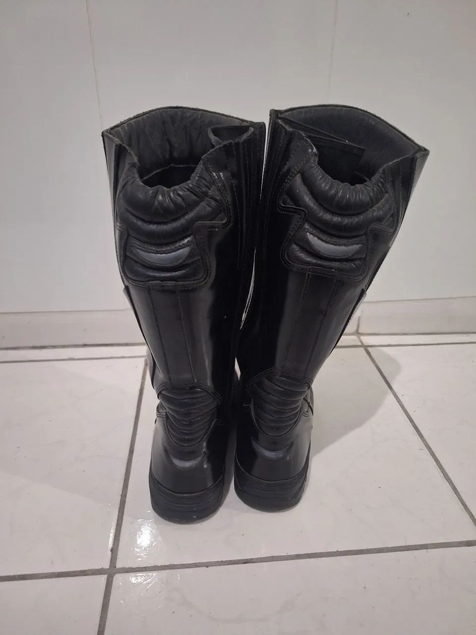 Bota cano longo de Bombeiro n 41 - Foto 3