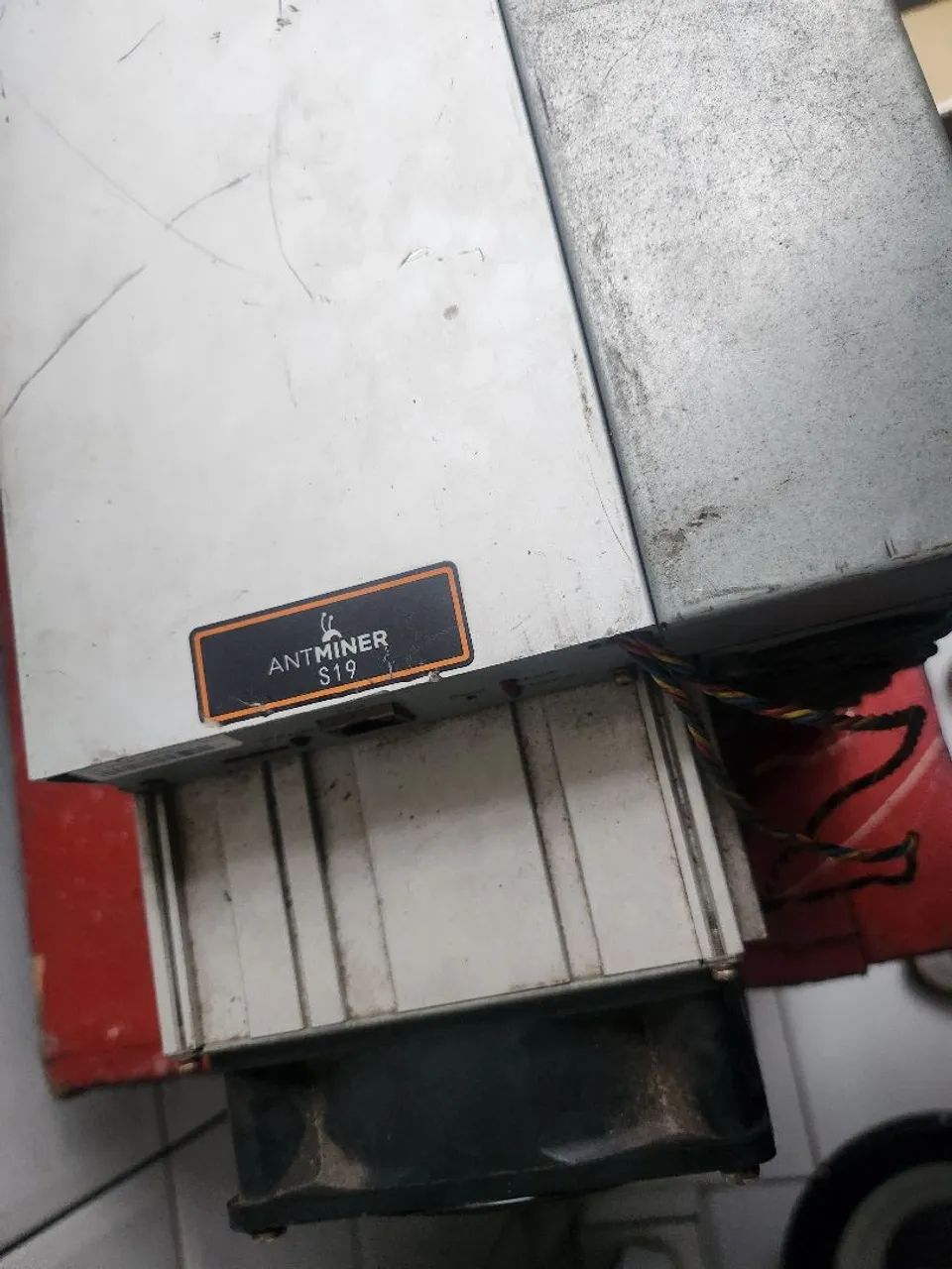 Mineradora de Bitcoin Antminer S19 95th/s - Foto 3