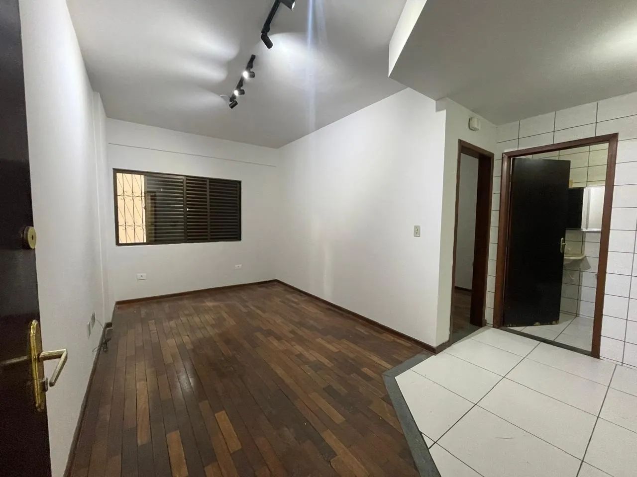 Locação - Apartamento na Zona 07 em Maringá - Foto 3