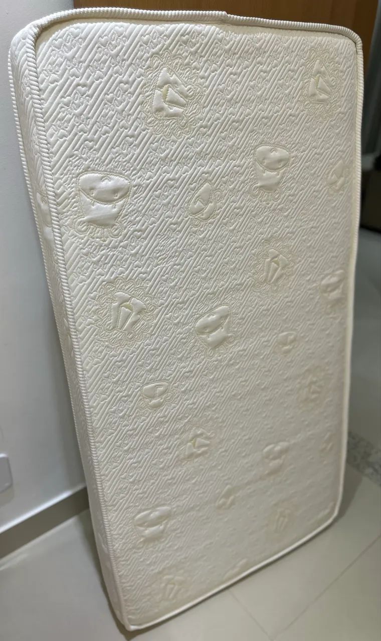 Vendo colchão Ortobom de berço bebê 