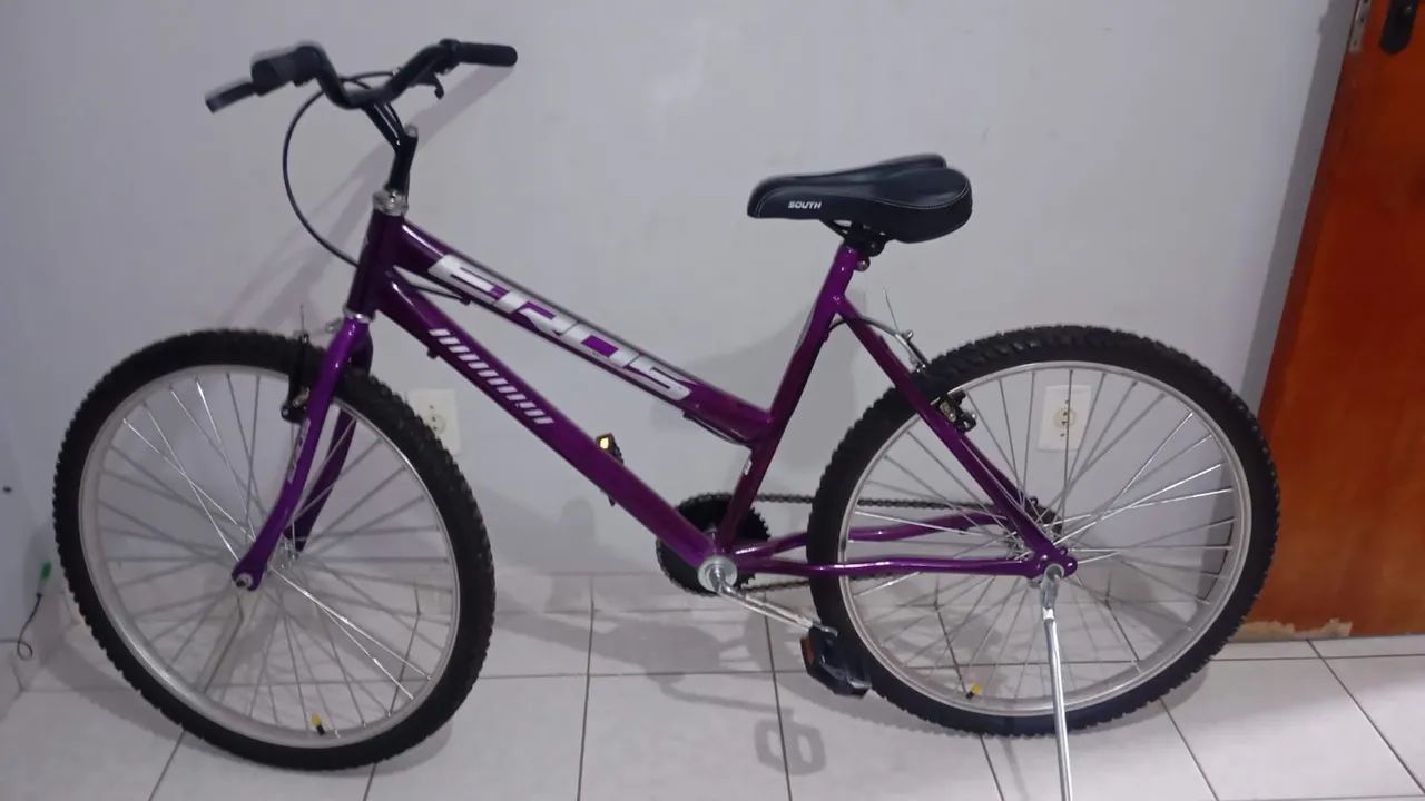 Bicicleta usada poucas vezes 