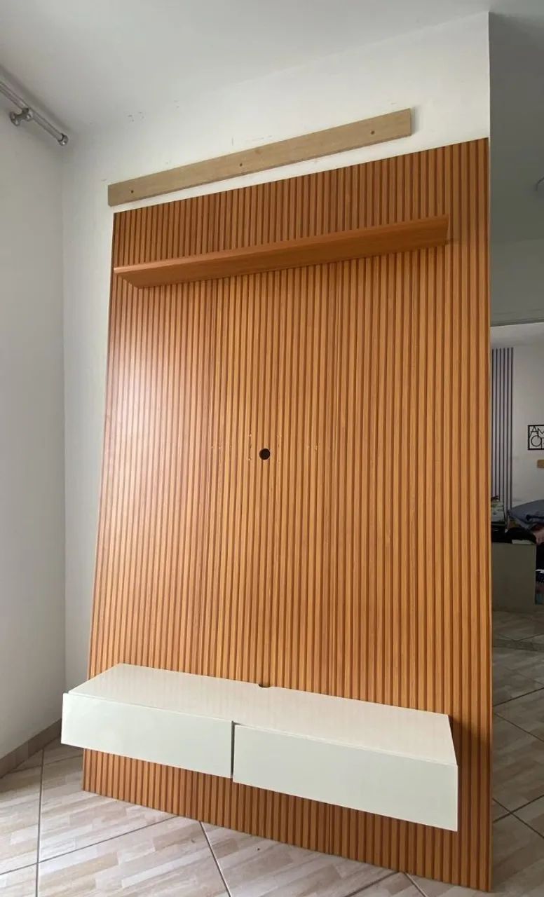Rack com painel.