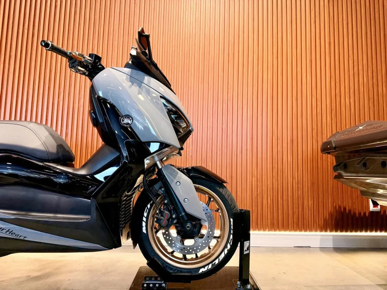 Yamaha XMAX 250 ABS 2023 - Foto 5