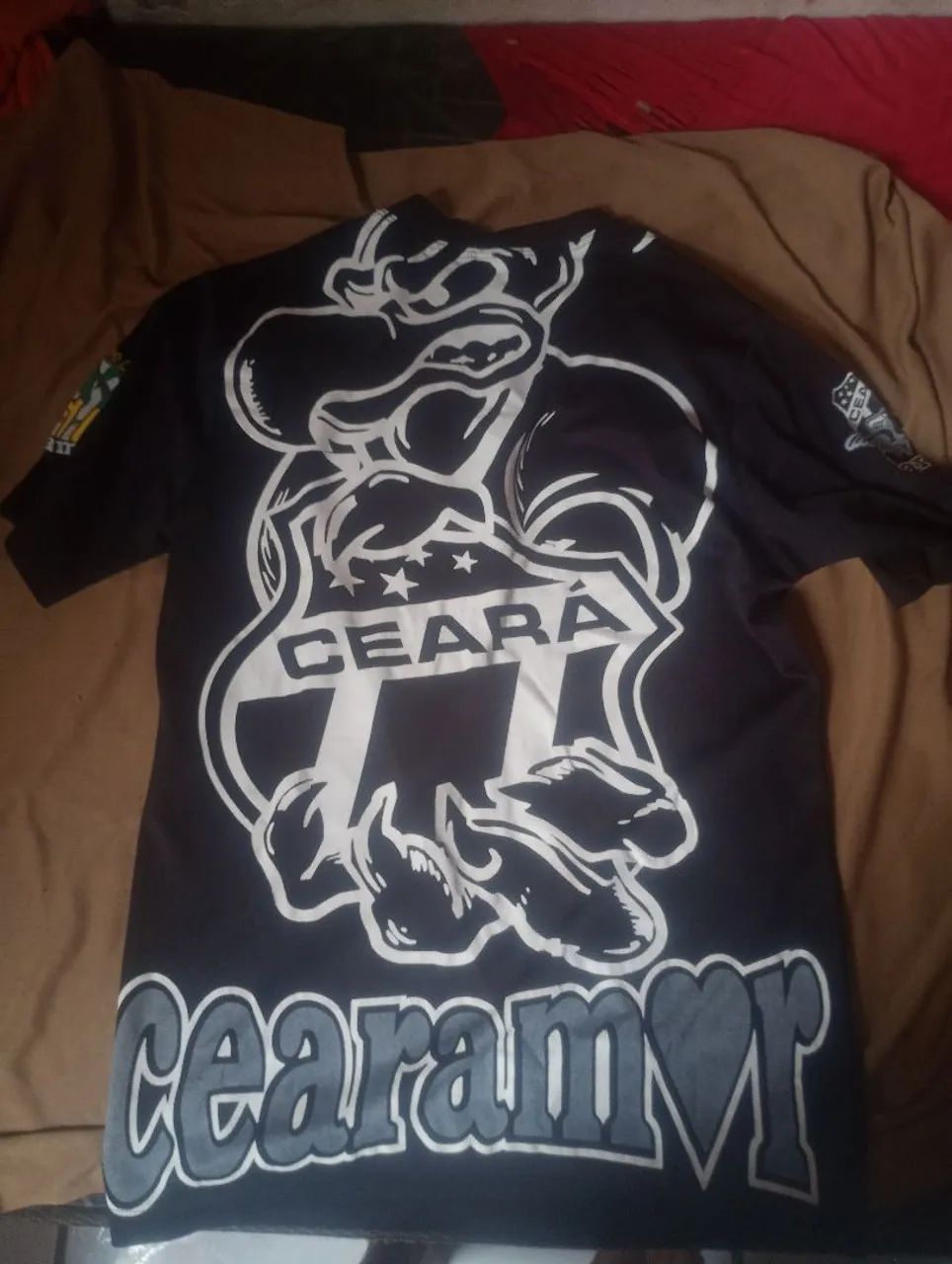 Vendo ou troco duas camisa  - Foto 4