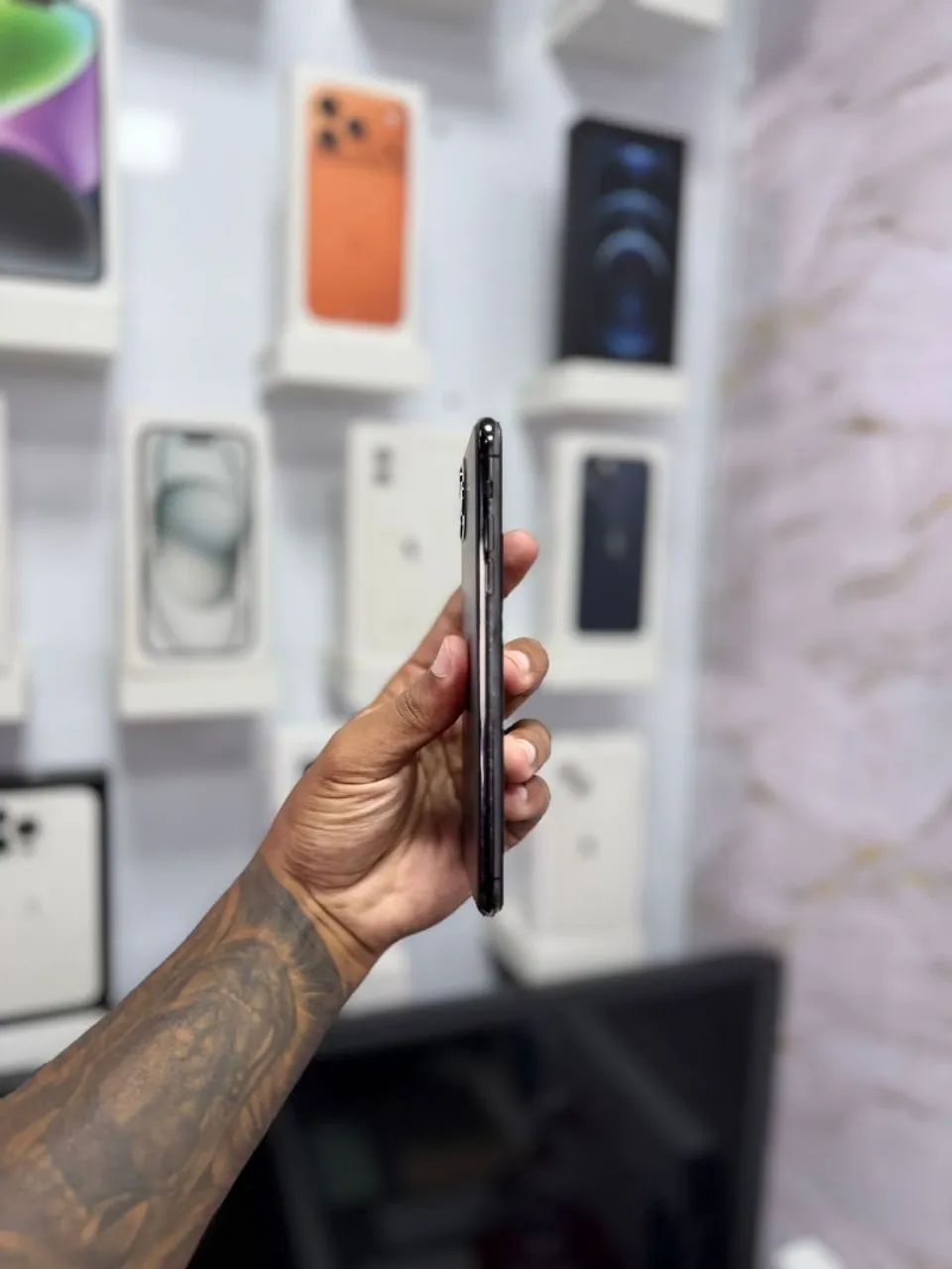 IPHONE 11 PRO MAX 64GB TELA NOVA<br>R$ 1.399,00 - Foto 4