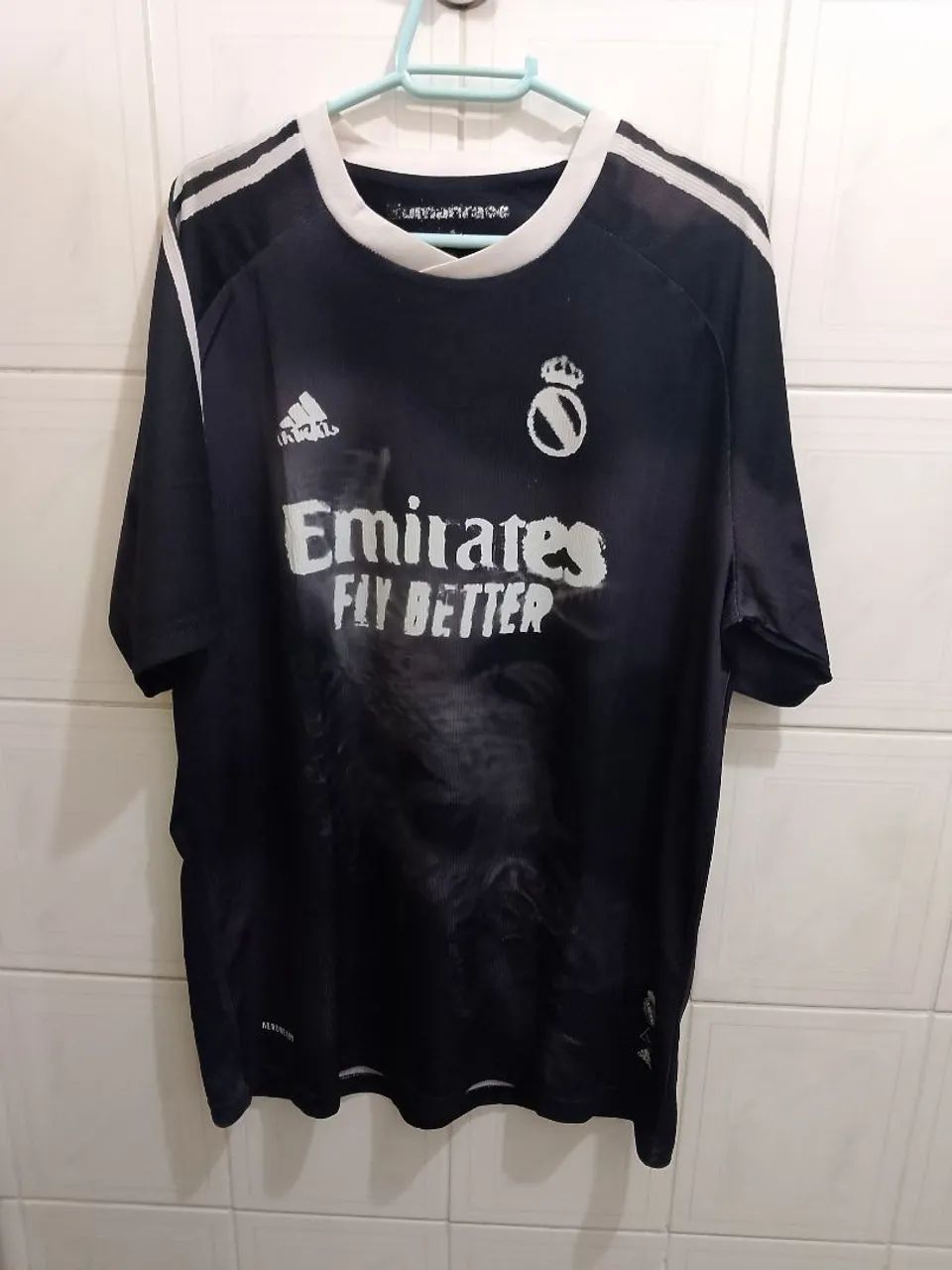 Camisa real Madrid humanrace 