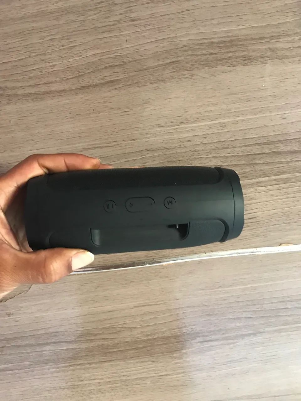 Caixa de som JBL via Bluetooth NOVA pequena 