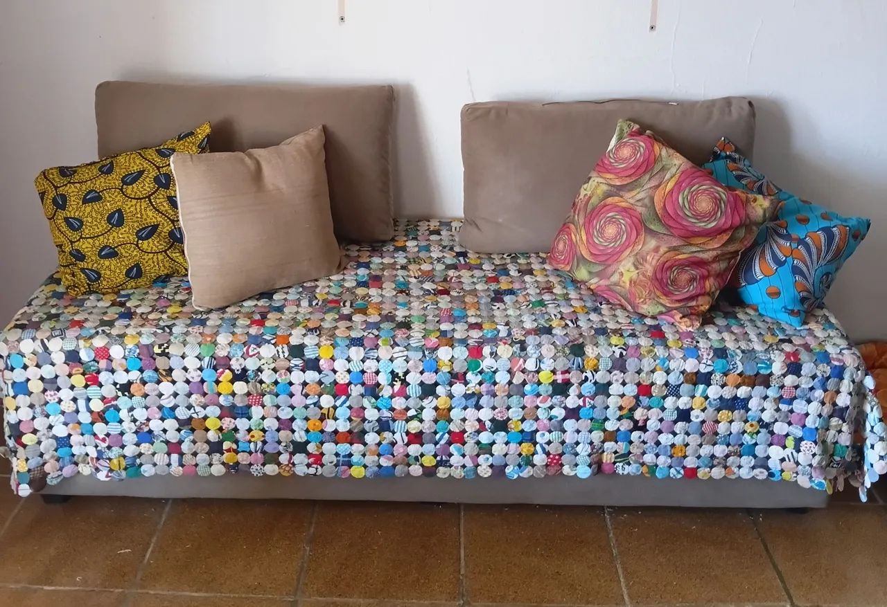 VENDO SOFA CAMA POUCO USO 400,00 - Foto 2
