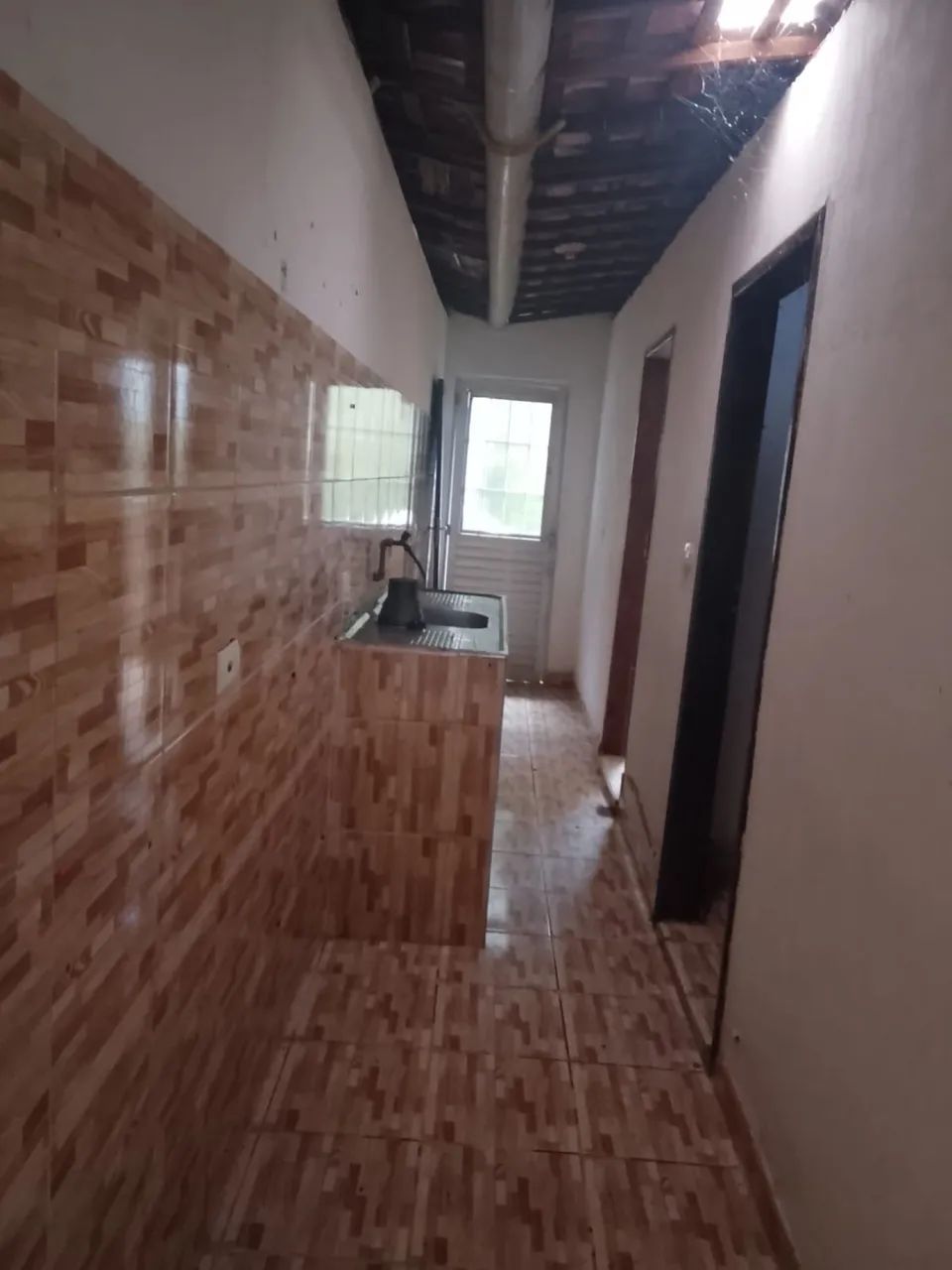 VENDE-SE 2 CASAS em um só TERRENO - Foto 2