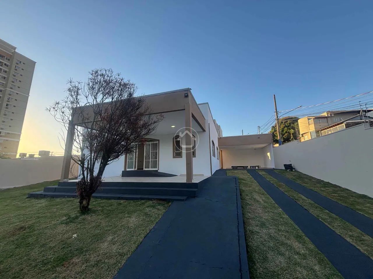 CASA COM 02 SUITES - PROXIMO A 14 DE JULHO/RACHID