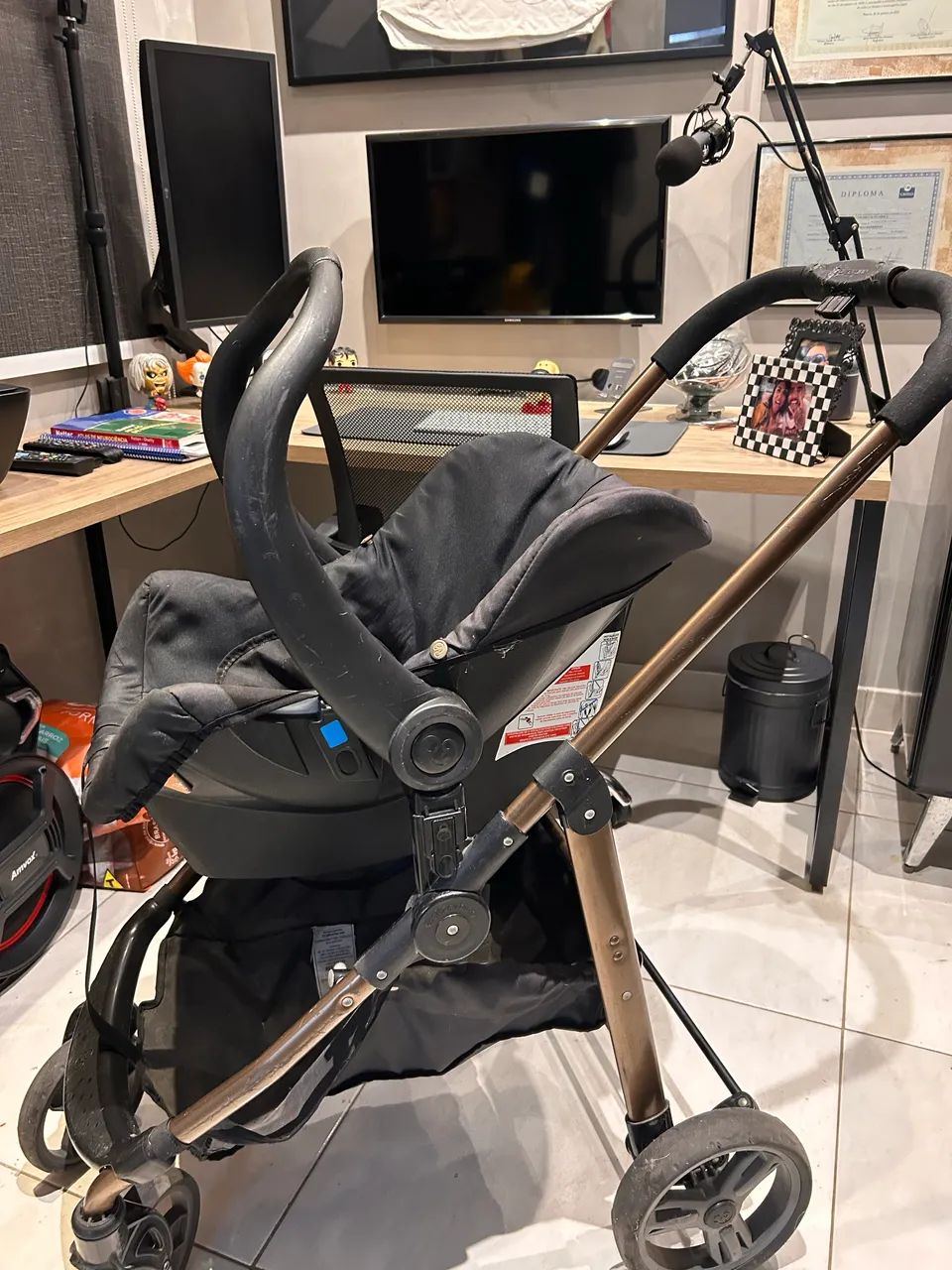 Carrinho de Bebê com bebê conforto Gazerano - Foto 4