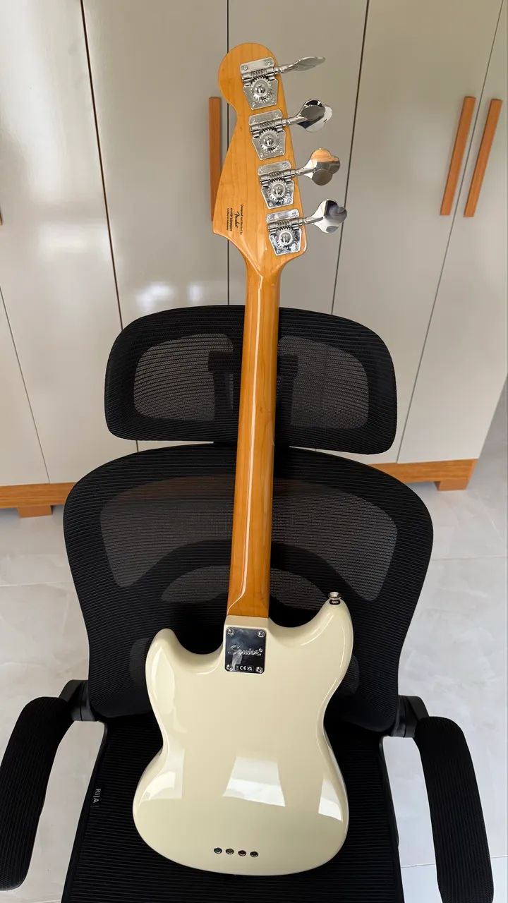 Baixo Mustang Squier Classic Vibes - Instrumentos musicais - San