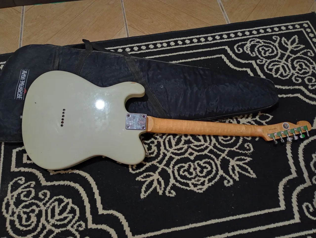 Guitarra Telecaster  - Foto 3