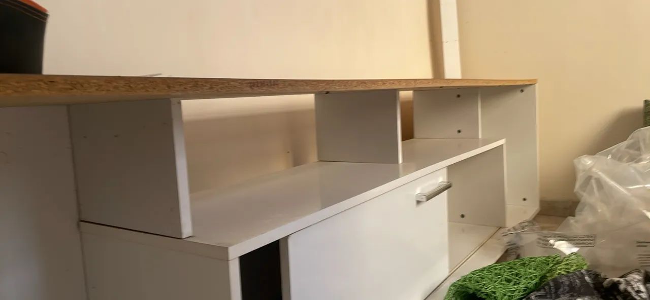 Rack com porta de correr usado 