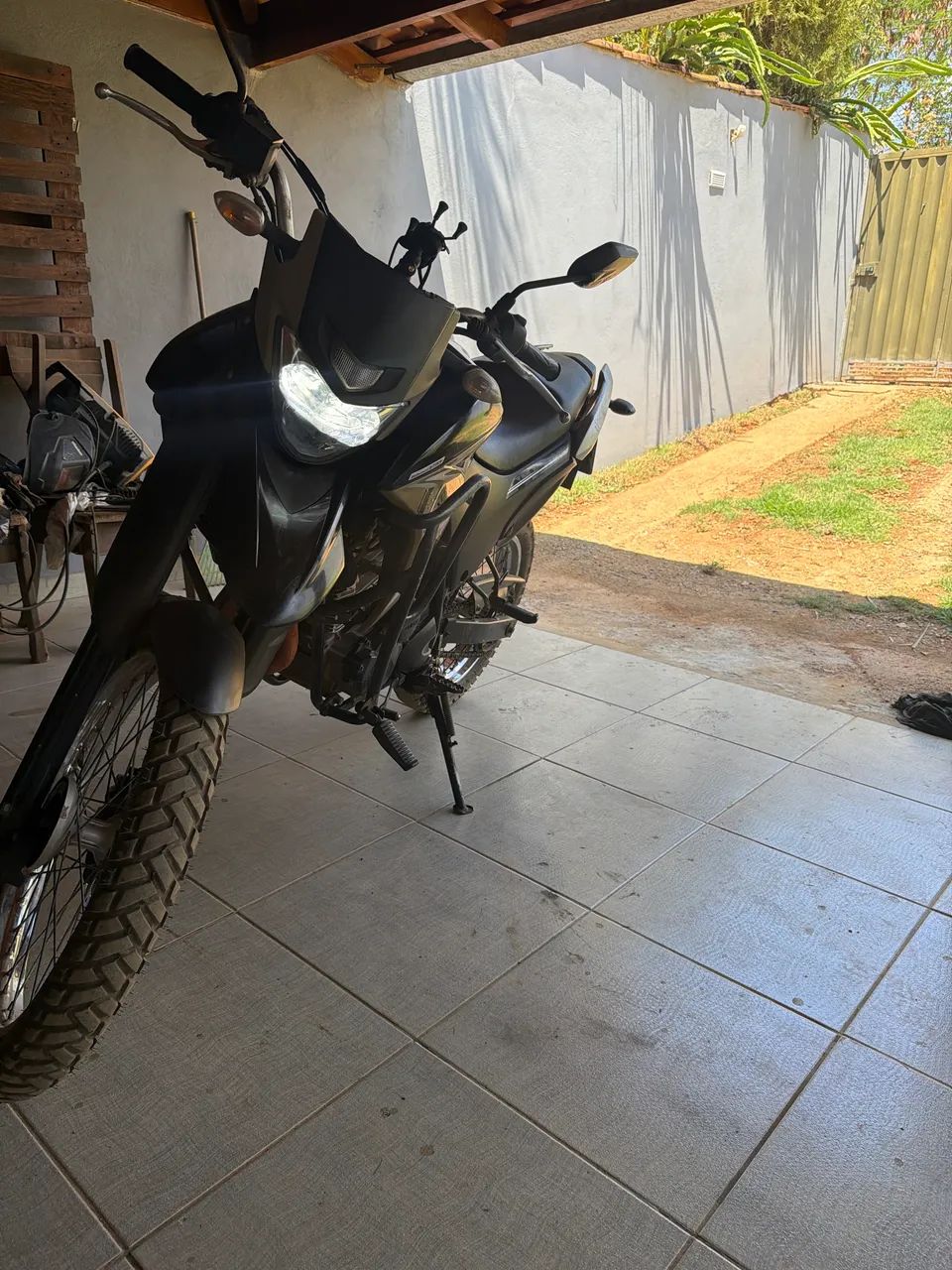 XTZ Lander 250 - Foto 4