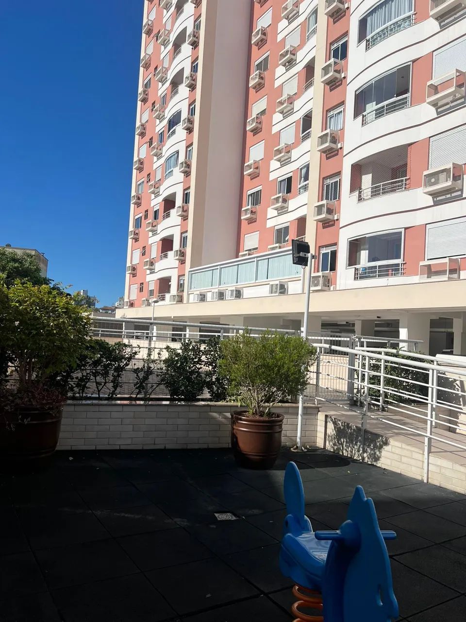 Apartamento mobiliado em Barreiros, São José/SC - Foto 2