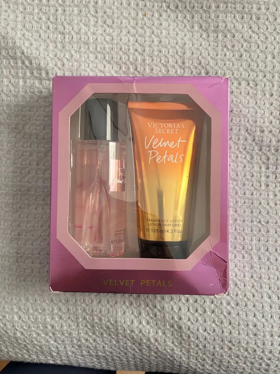 Conjunto body splash e creme corporal Victoria secrets