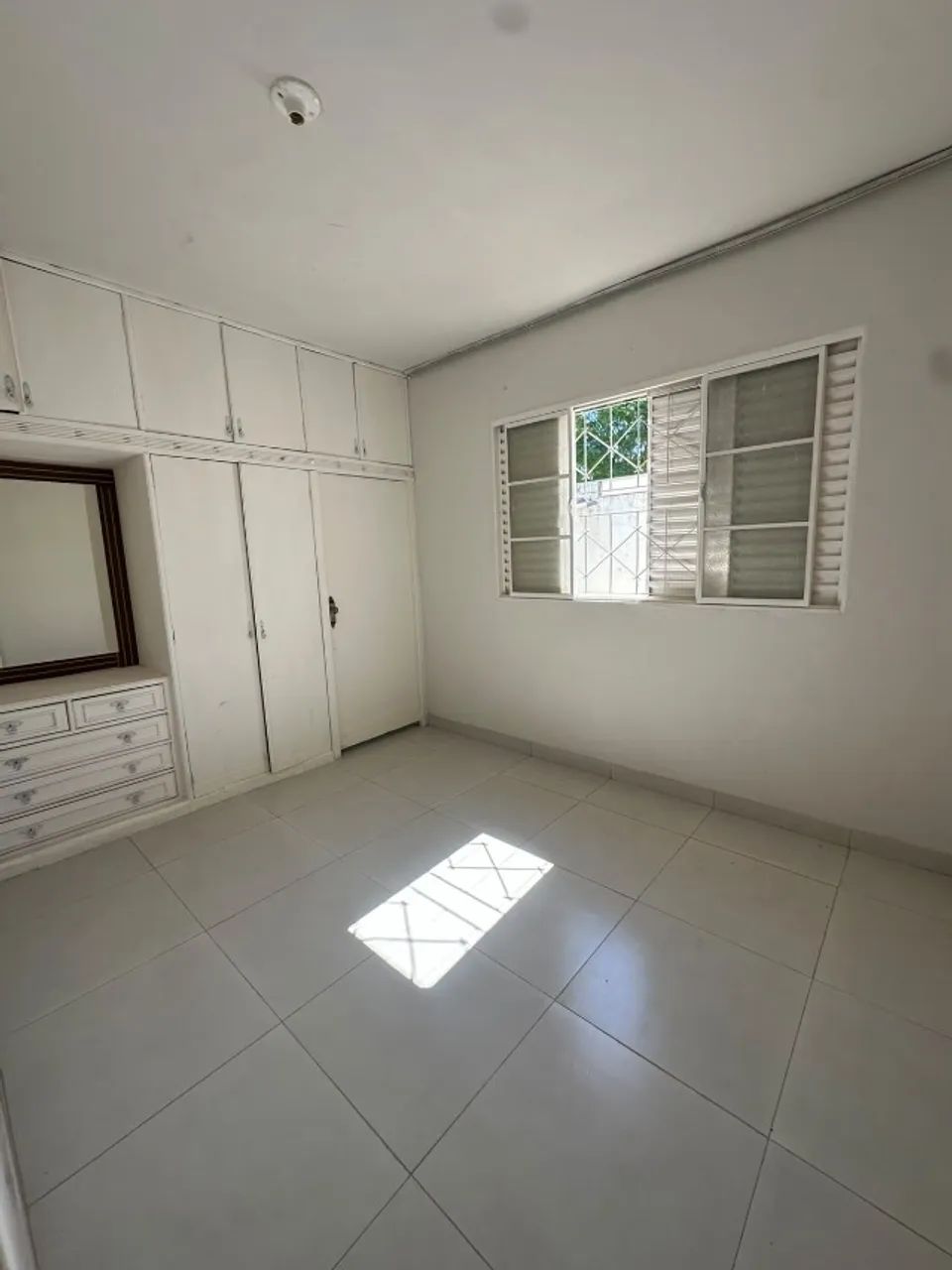 Aluga-se Casa 2 quartos| Funcionários  - Foto 2