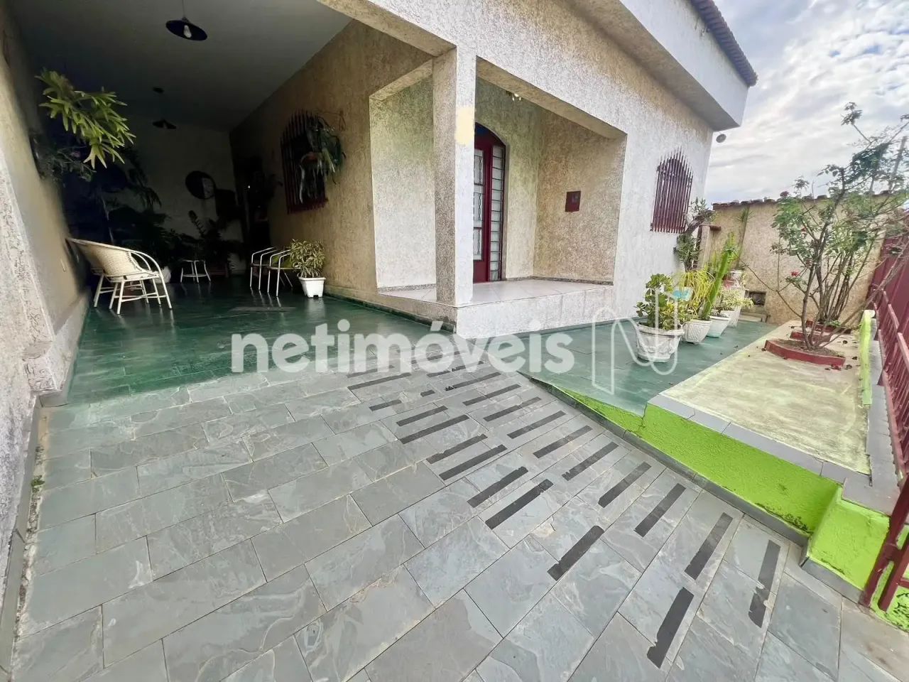 Casa ampla com 4 quartos e suíte!