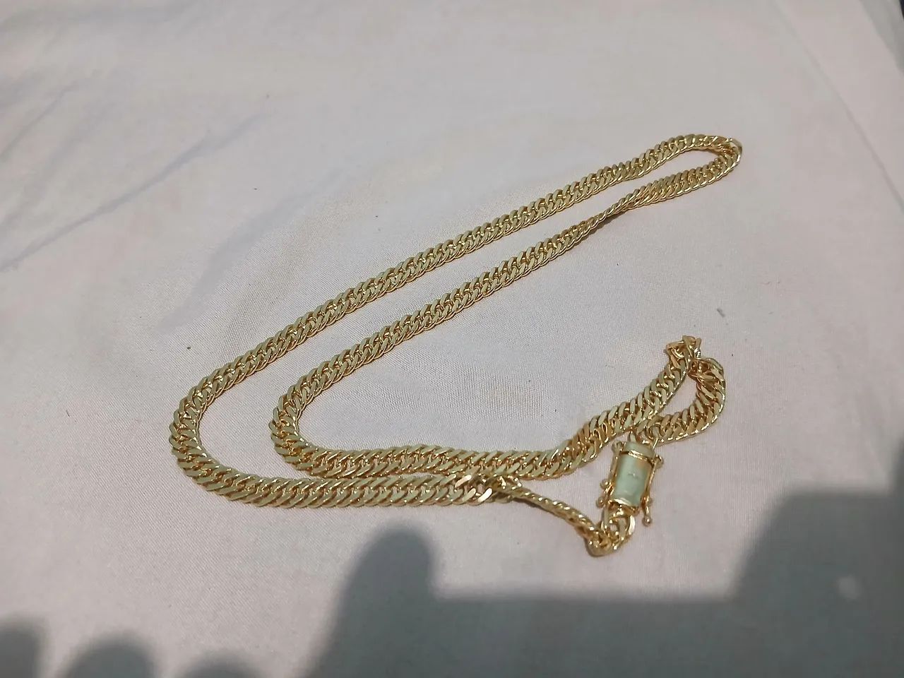 Cordão dourado, moeda antiga, 50 pra vender hoje!!