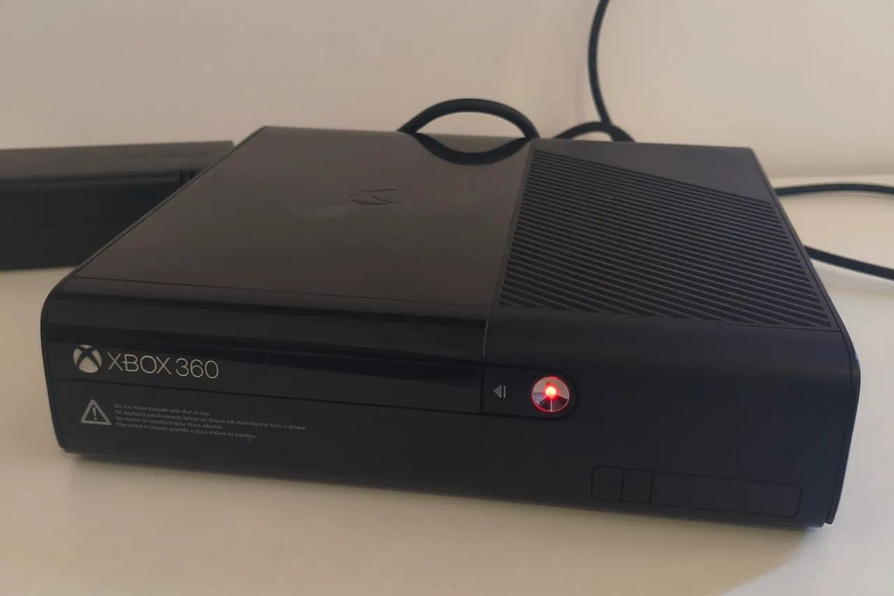 Xbox 360 E (com defeito) - Foto 2