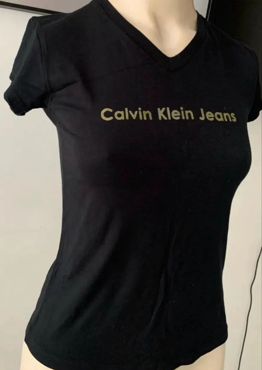 Camisa Babylook Calvin Klein