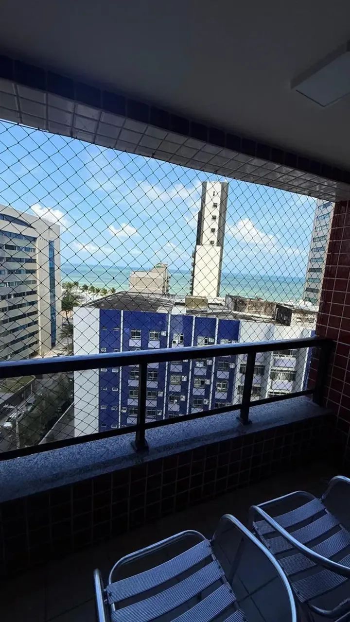 exelente Flat, com varanda, 2 qts 1 st, 50m2 útil,  1vg, piscina,3 elevadores.