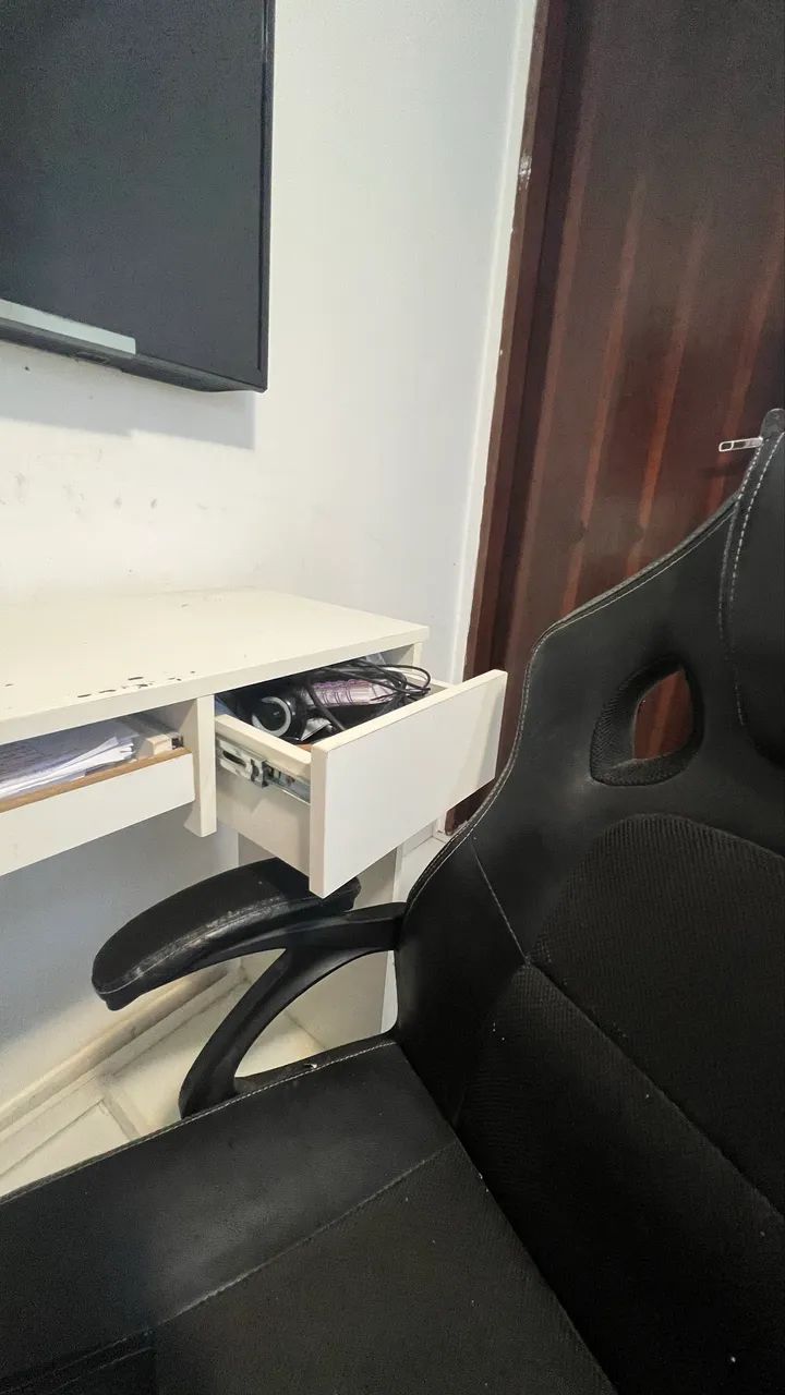 Kit mesa e cadeira de estudos 