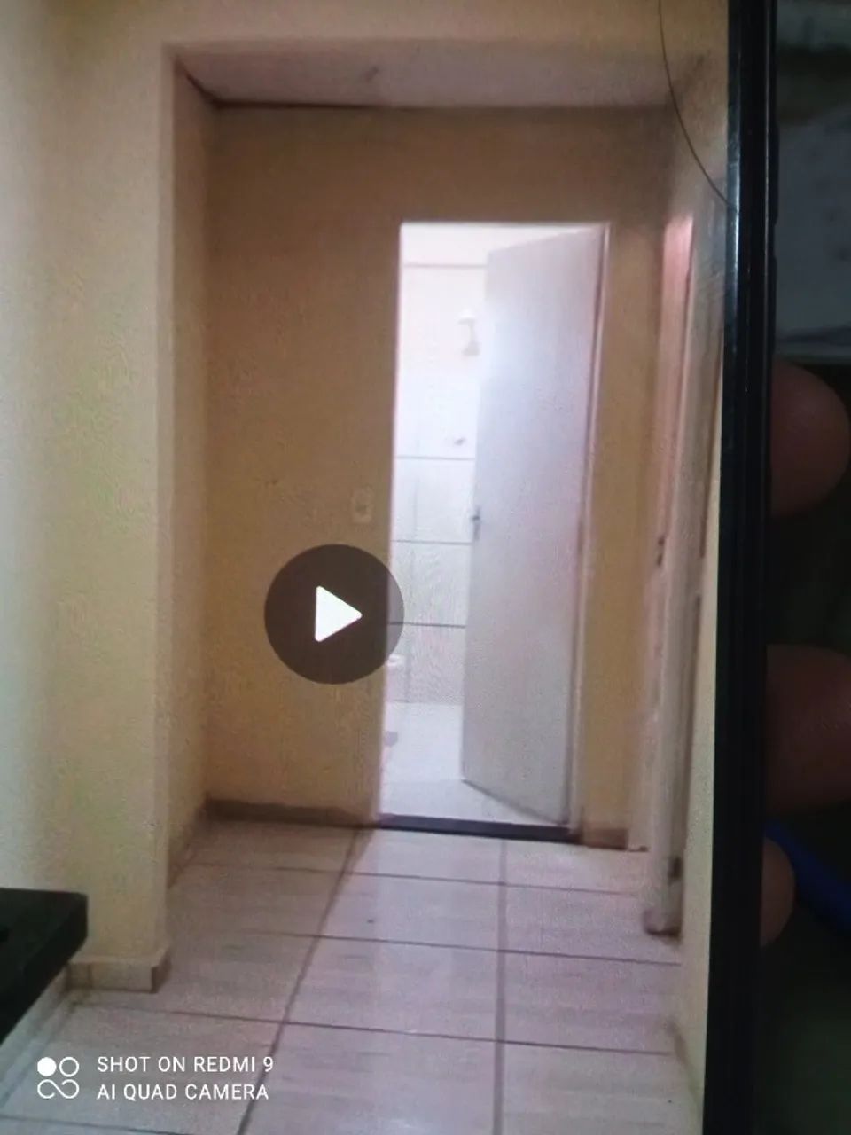 Apartamento pequeno no Montese com 2 quartos - Foto 2