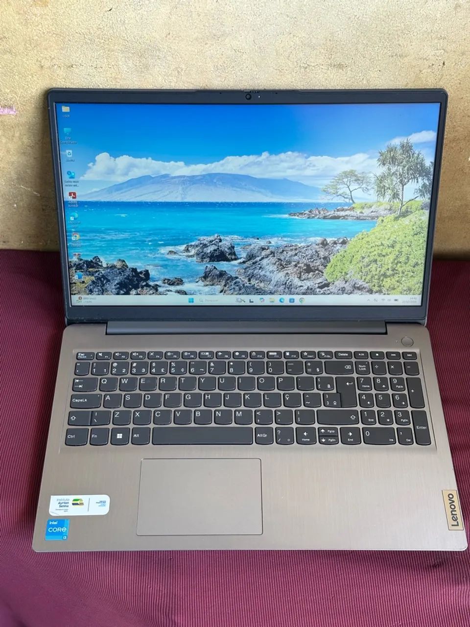 Notebook Lenovo + carregador original 