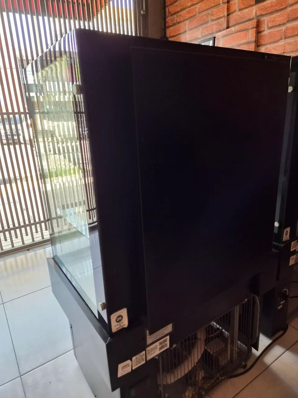 VITRINE REFRIGERADA (Para doces, tortas e sobremesas) - Foto 3