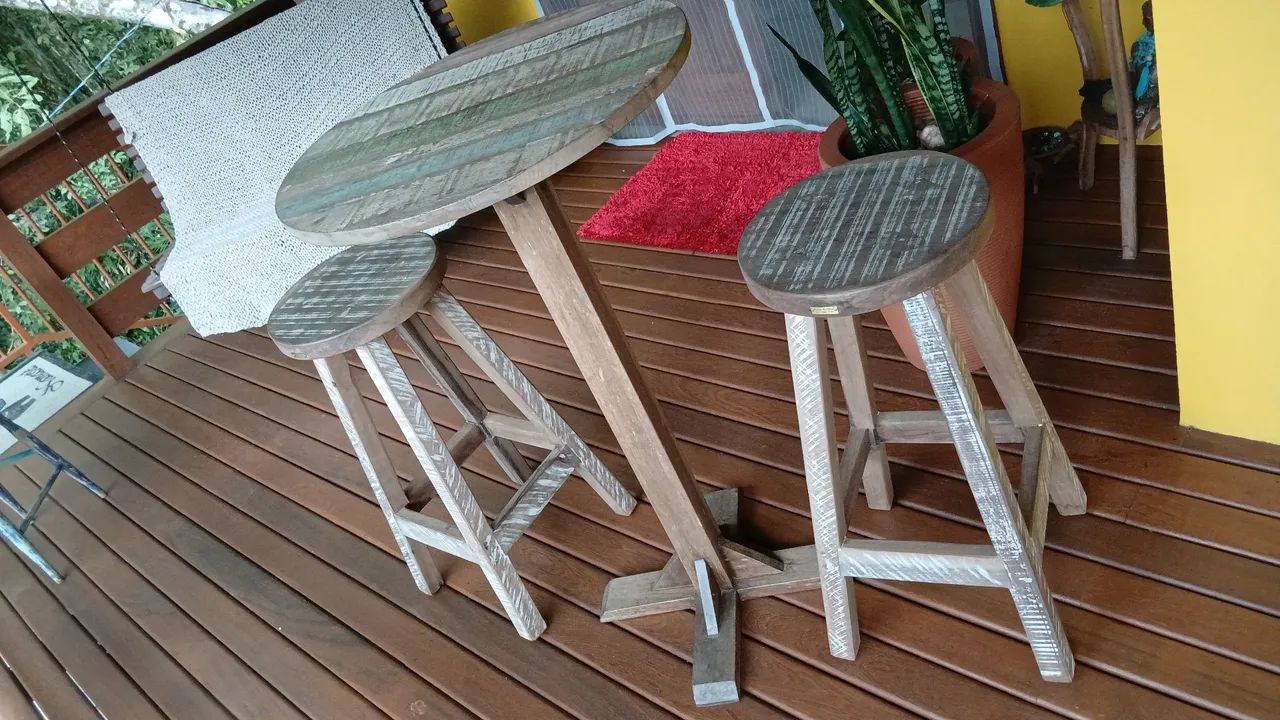 Mesa Bistrô + 2 banquetas