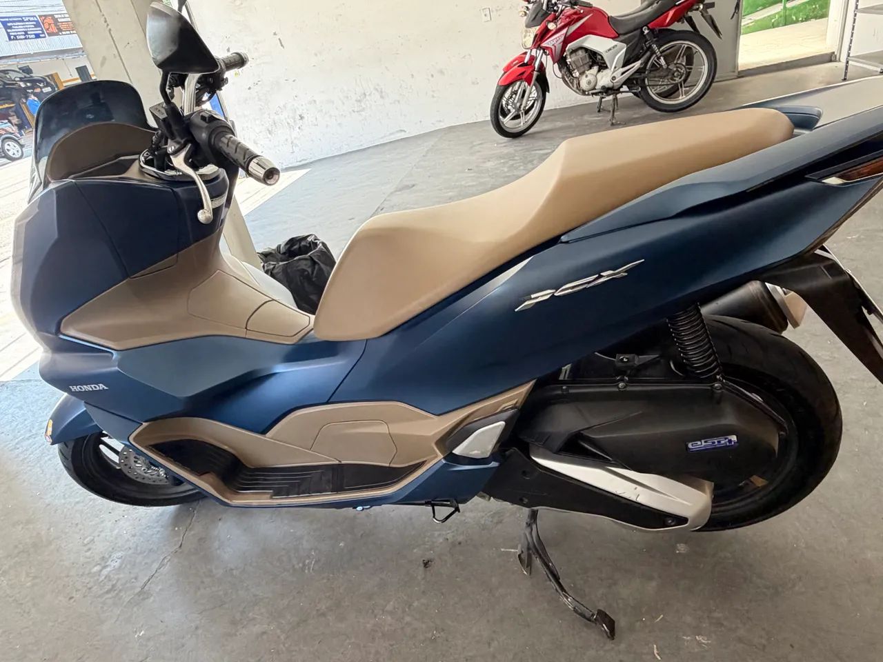 Pcx Dlx Abs 2023  - Foto 3