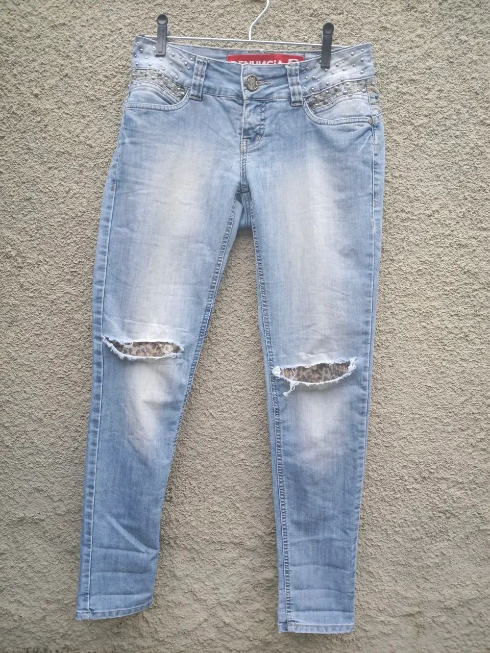 Calça jeans feminina estilosa customizada 