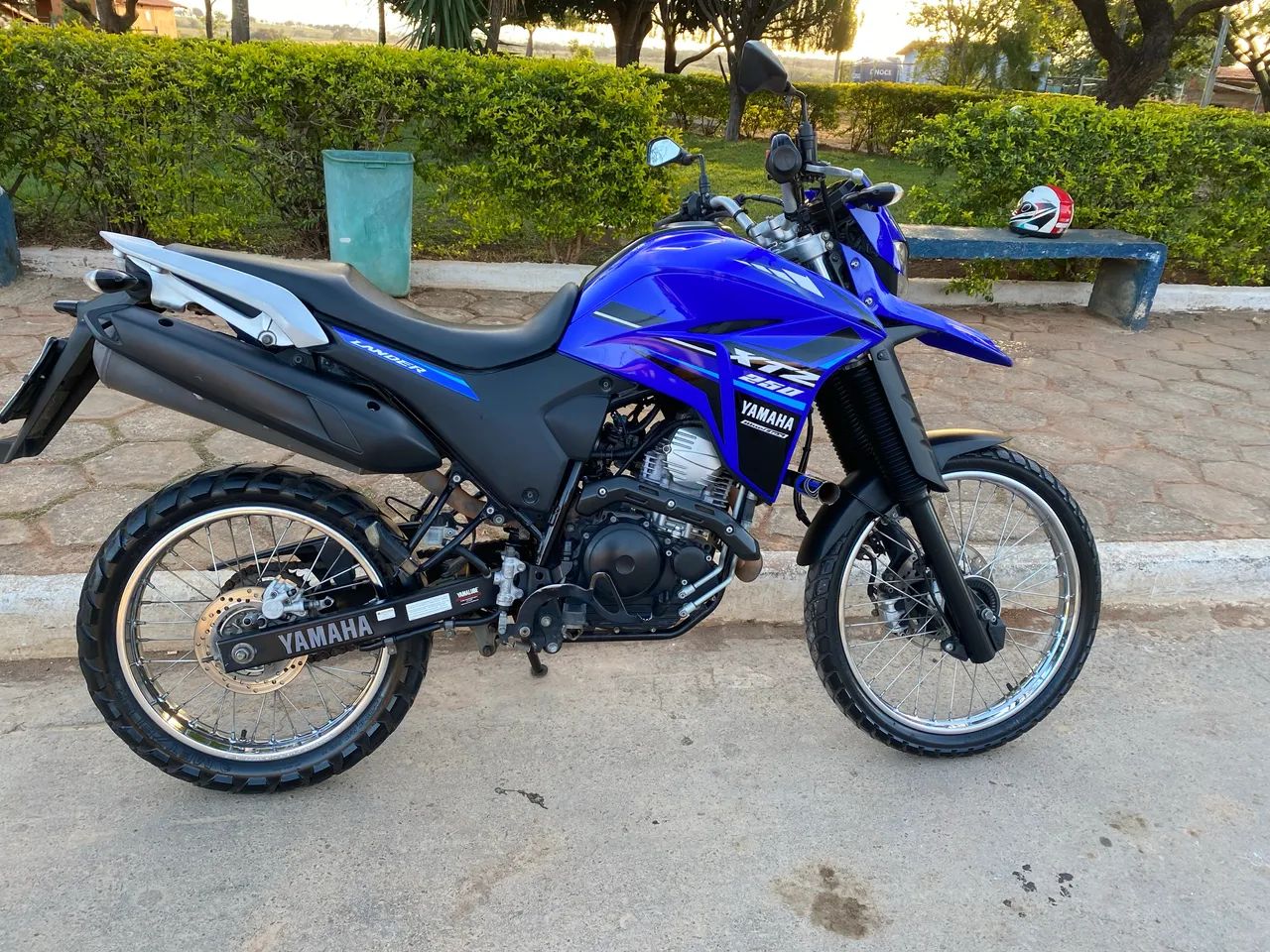 XTZ Lander 250 - Foto 4