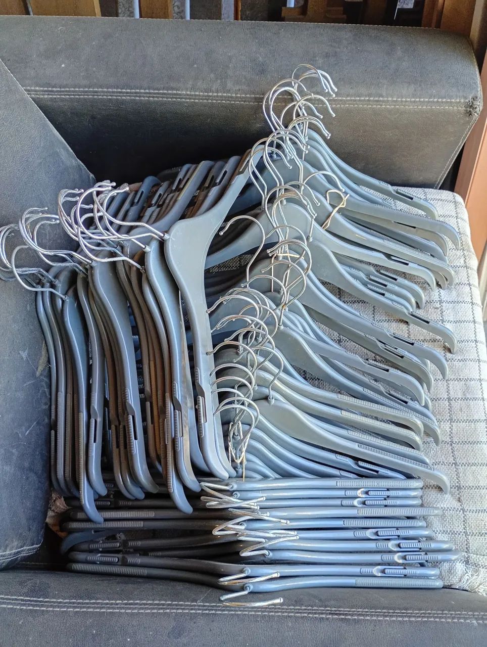 CABIDES PARA ROUPAS: 70 unidades  - Foto 2