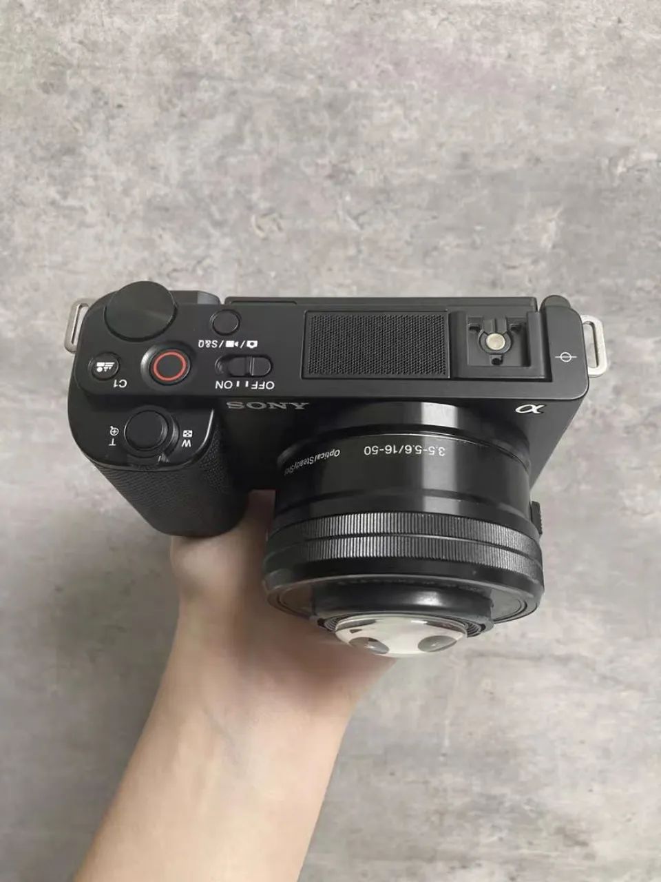 Câmera Sony ZV-E10 (Corpo) - Seminova e Inspecionada - Foto 2